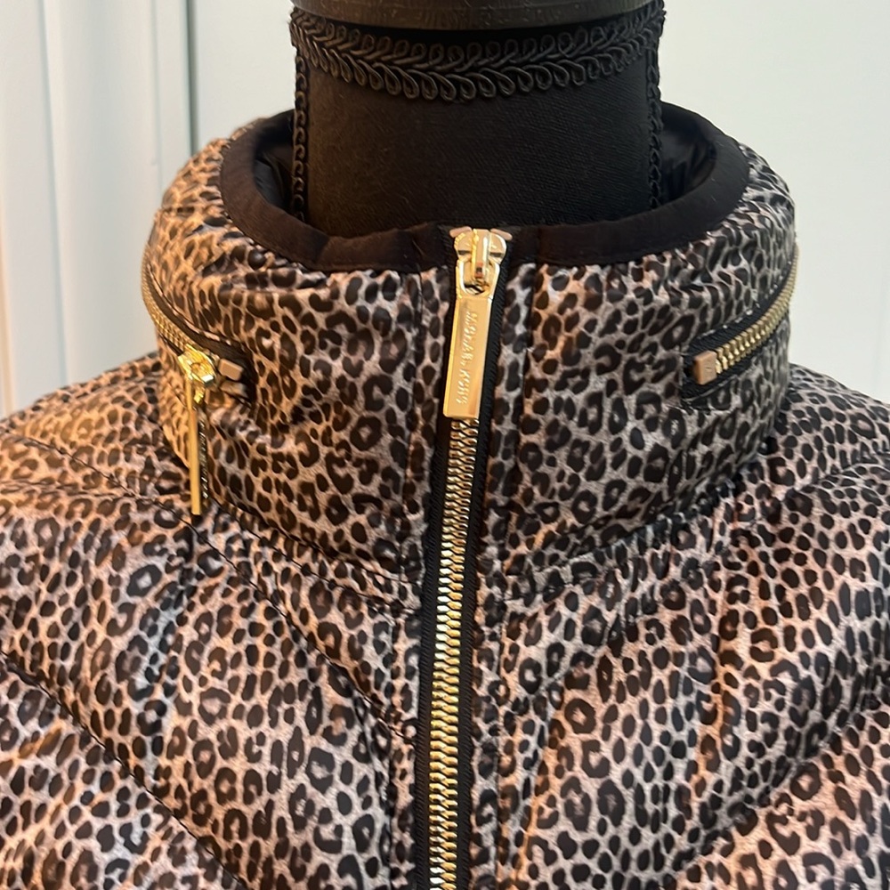 Michael Kors leopard print with hidden hood. size Small - Picture 5 of 15